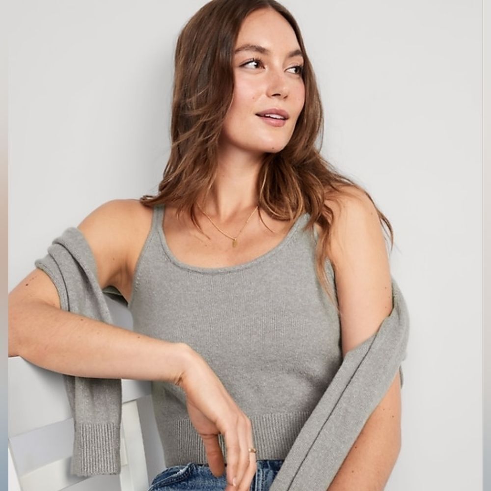 Old navy cozy soft sweater tank NWOT size M